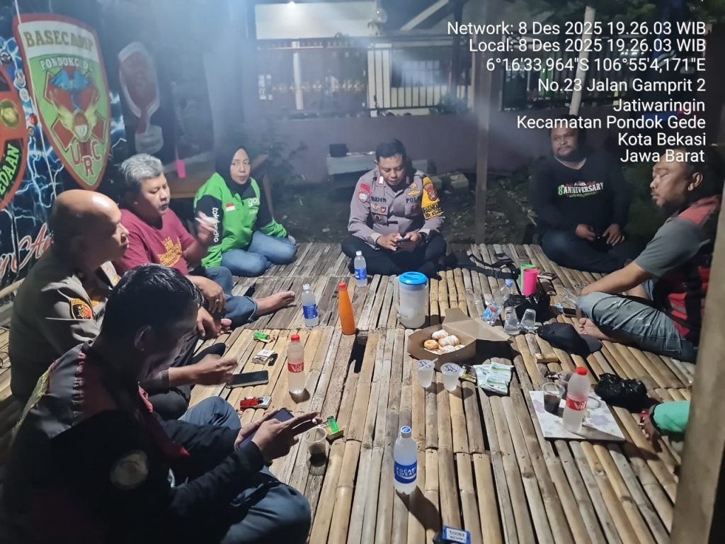 Kapolsek Pondok Gede Gelar Silaturahmi Kamtibmas Bersama Komunitas Ojol di Jatiwaringin