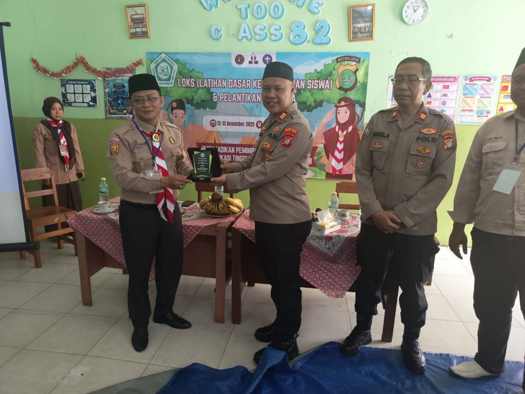 Kapolsek Bekasi Barat Beri Pembekalan Kepemimpinan dan Pesan Kamtibmas kepada Siswa MTs Assyafiiyah 05