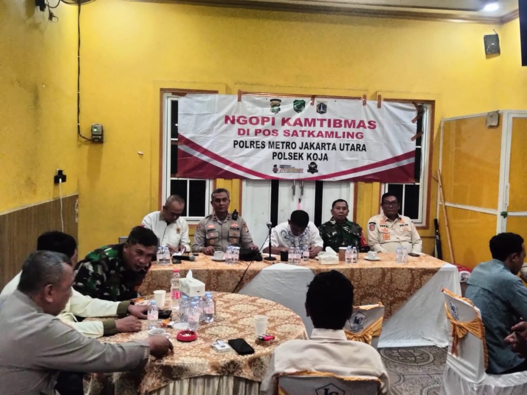 Ngopi Kamtibmas Kapolsek Koja di Jl. Cemara, Perkuat Sinergi Warga Jaga Keamanan Lingkungan