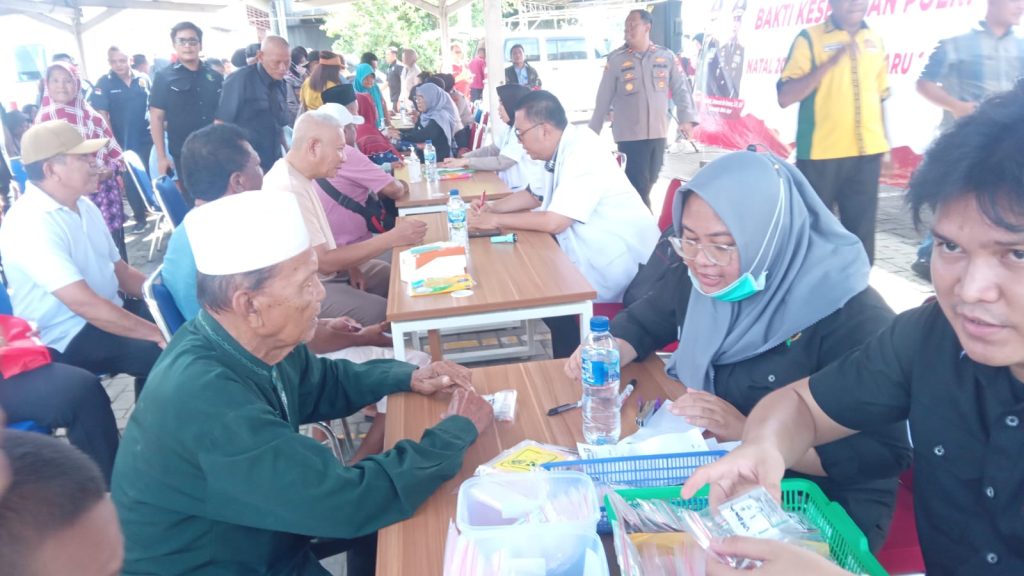 Sambut Nataru, Polres Metro Bekasi Kota Gelar Bakti Kesehatan dan Pemeriksaan Gigi Gratis