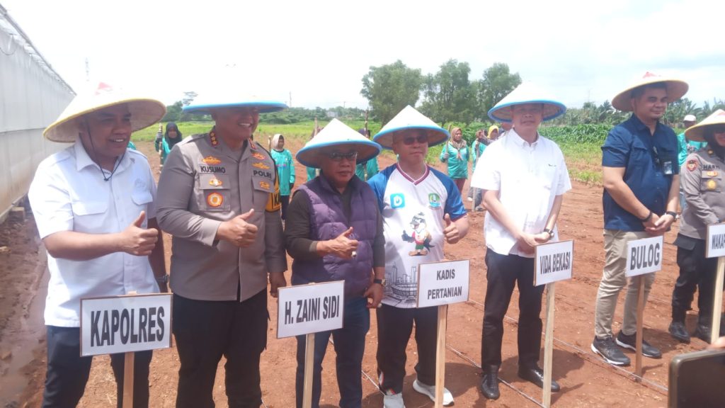 Fokus Ketahanan Pangan Nasional, Kapolres Metro Bekasi Kota Penanaman Jagung di Vida Bekasi