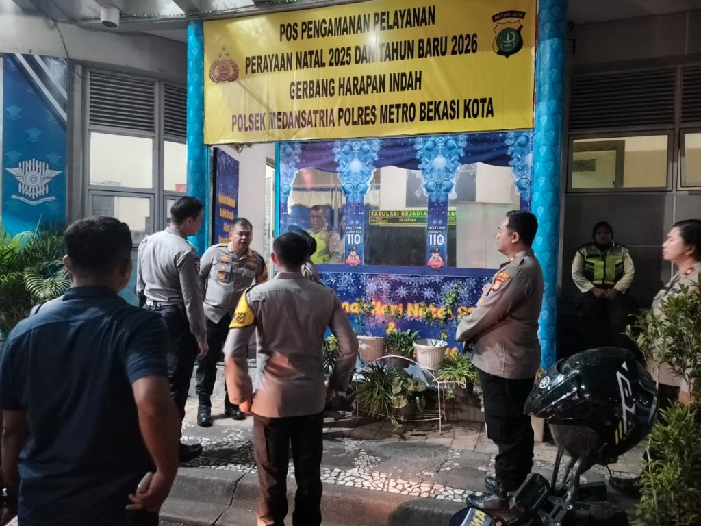 Pastikan Keamanan Jemaat Natal, Kapolres Metro Bekasi Kota Cek Kesiapan Pos Pengamanan Harapan Indah