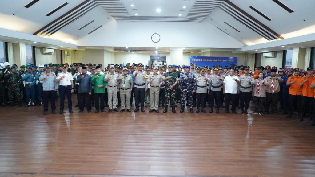 Polres Metro Jakarta Utara Gelar Apel Operasi Lilin Jaya 2025, 338 Personel Amankan Natal dan Tahun Baru