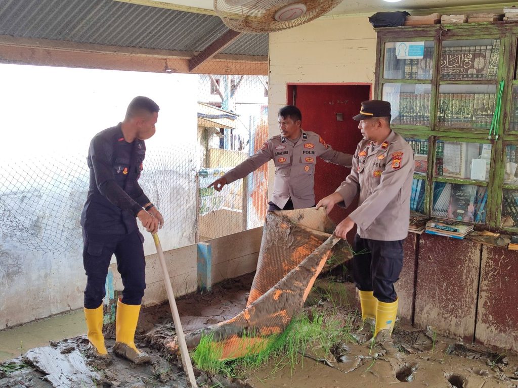Polres Pidie Jaya Gelar Bakti Sosial di Dua Lokasi Terdampak Banjir Bandang, Wujud Kepedulian Polri untuk Masyarakat