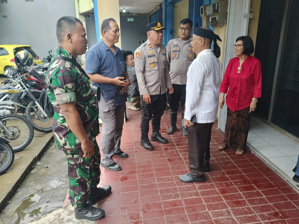 POLSEK BANTAR GEBANG MONITOR DAN AMANKAN KEGIATAN IBADAH NATAL SERTA PERIKSA KESIAPAN NATARU