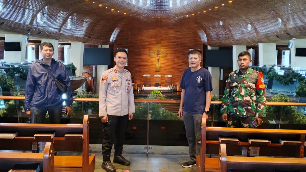 Polsek Metro Penjaringan Lakukan Pengecekan Kesiapan Gereja GKY Pluit Jelang Perayaan Natal