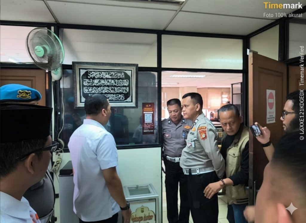 Bidpropam PMJ Sosialisasikan WBS, SP4N-Lapor, dan Larangan Gaya Hidup Mewah di Samsat Jakut–Jakpus