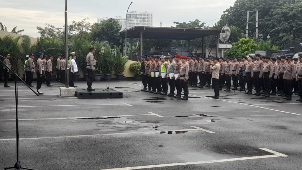 Polres Metro Bekasi Kota Gelar Apel Kesiapsiagaan Pengamanan Natal 2025