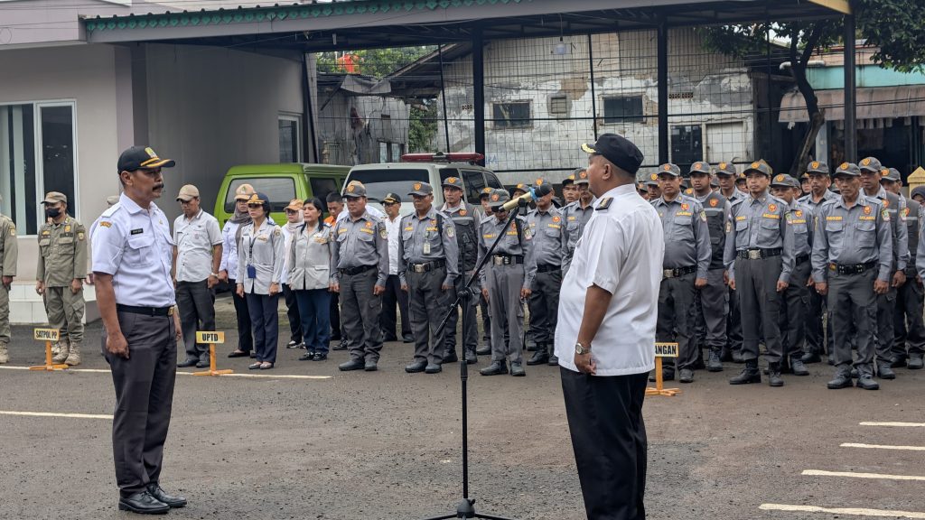 SINERGITAS TNI-POLRI MELAKSANAKAN APEL GABUNGAN TINGKAT KECAMATAN BANTARGEBANG