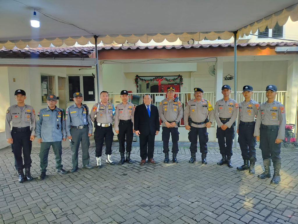 Polsek Medan Satria Amankan Rangkaian Ibadah Perayaan Natal Tahun 2025, Situasi Berjalan Aman dan Kondusif