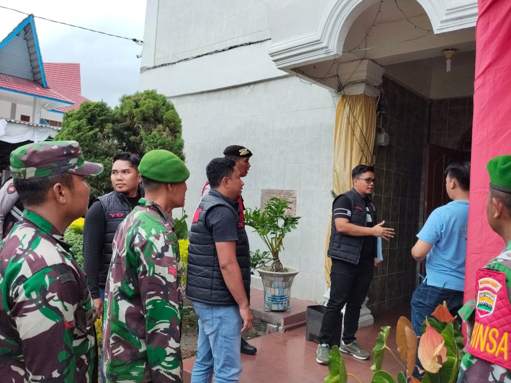 Jelang Natal, Kanit Jatanras Polres Simalungun Pimpin Sterilisasi Gereja HKBP Perumnas Batu Onom