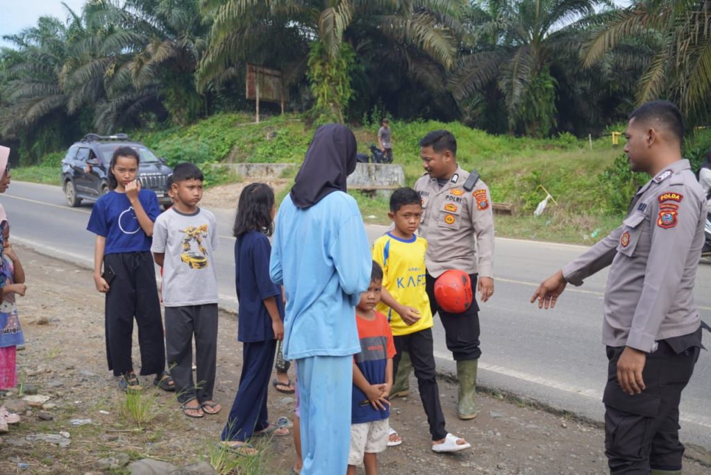 Polsatwa K-9 Polda Sumut Hadirkan Trauma Healing untuk Anak Korban Banjir di Batang Toru