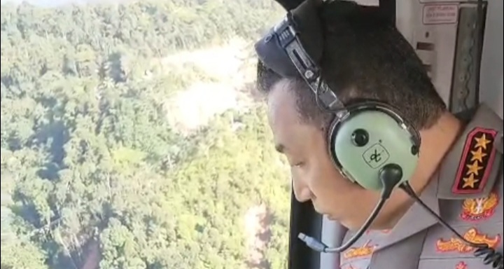 Kapolri dan Ketua Umum Bhayangkari Tinjau Udara Dampak Banjir Longsor Sumut, Pastikan Percepatan Bantuan untuk Warga