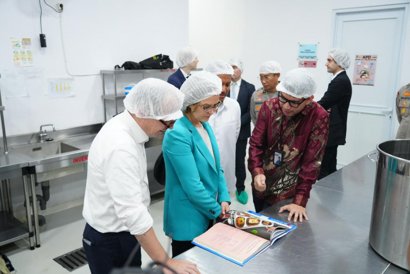 Diplomasi Gizi di Meja Makan: Buku ‘Rasa Bhayangkara Nusantara’ Pikat Delegasi Prancis