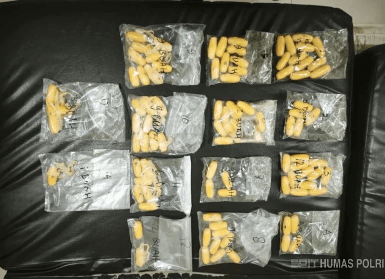 Bareskrim Polri dan Bea Cukai Gagalkan Penyelundupan 1,6 Kg Sabu yang Ditelan Pasutri Asal Pakistan