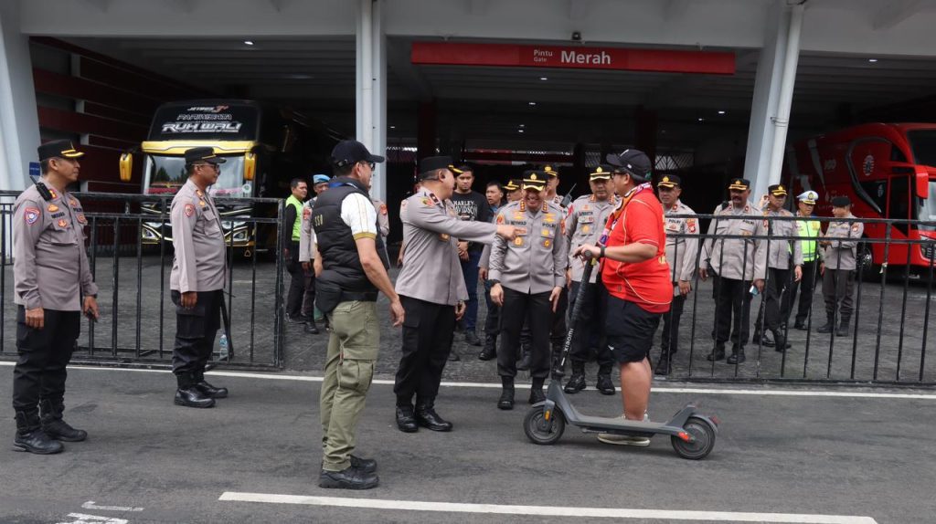 1.876 Personel Gabungan Siap Memberikan Pelayanan pada Laga Persija Jakarta vs Persijap Jepara