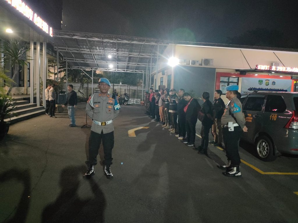 Polsek Kelapa Gading Gelar Apel KRYD Dan Patroli Skala Besar, Situasi Aman Kondusif