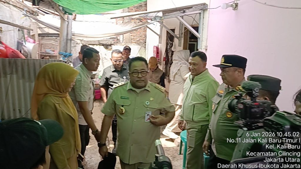 Wagub DKI Jakarta Jenguk Dua Siswa SD Korban Kecelakaan Mobil MBG di Cilincing