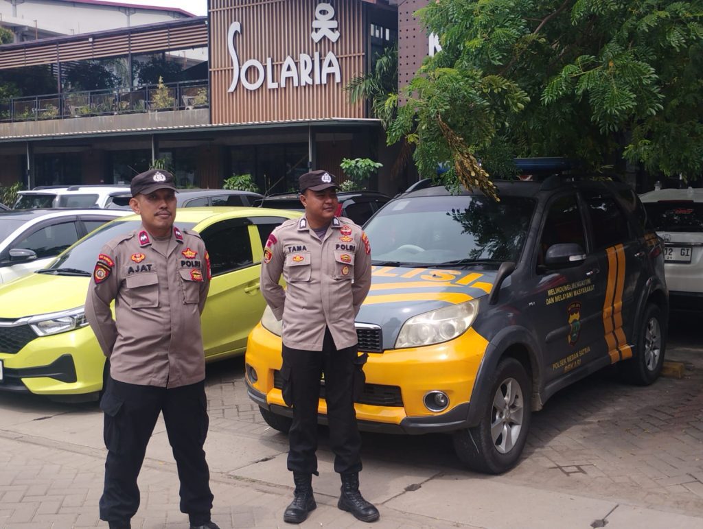 Polsek Medansatria Laksanakan Patroli Jalan Kaki Dialogis Antisipasi Gangguan Kamtibmas
