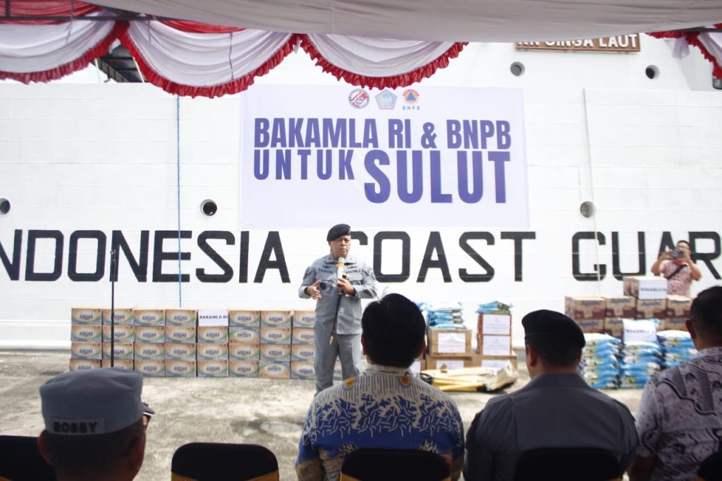 Bakamla RI Lepas KN. Singa Laut-402 untuk Misi Kemanusiaan ke Siau