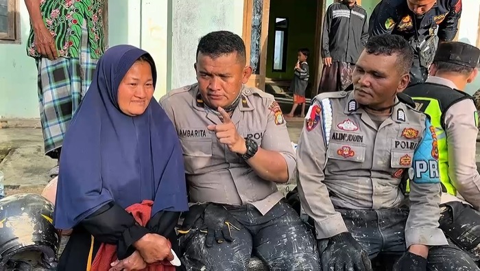 Kapolres Aceh Tengah Terobos Medan Ekstrem, Kembali Salurkan Bantuan ke Kampung Terisolir di Kecamatan Bintang