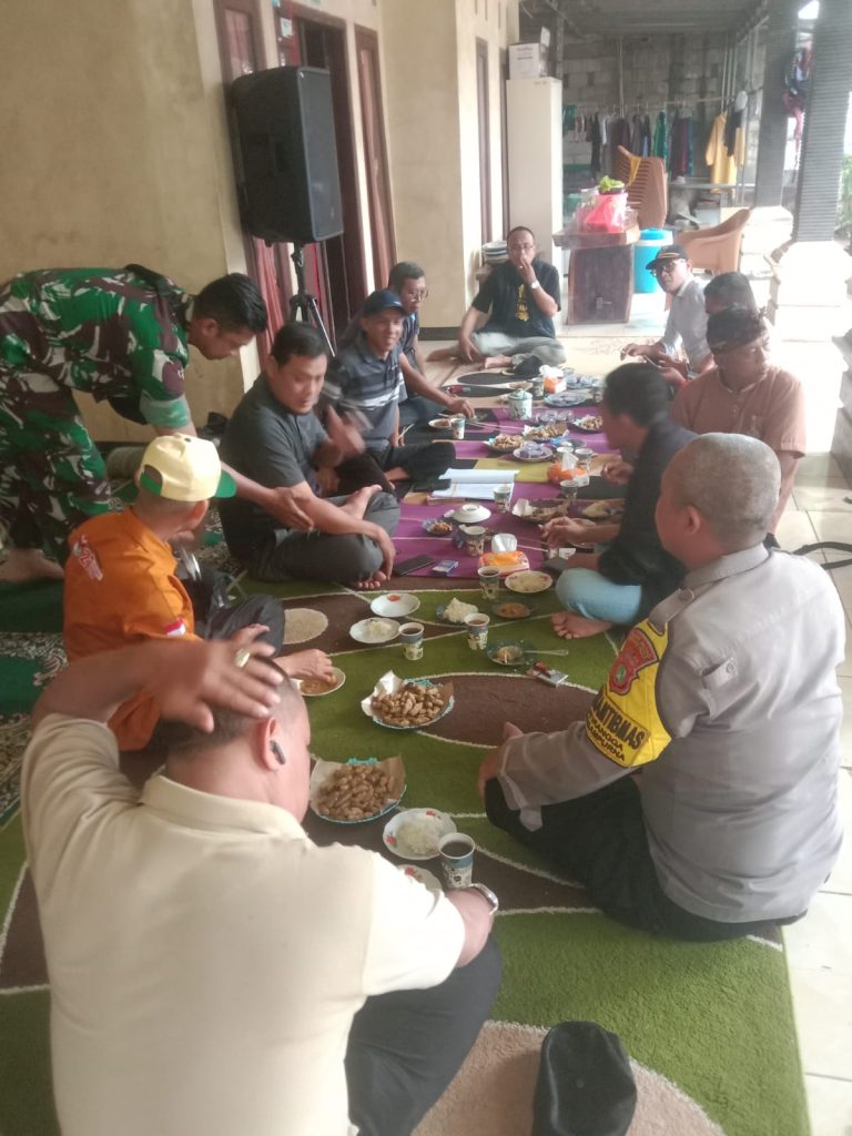 Perkuat Sinergitas, Tiga Pilar Jatirangga Gelar “Ngopi Kamtibmas” Bersama Seluruh Ketua RW
