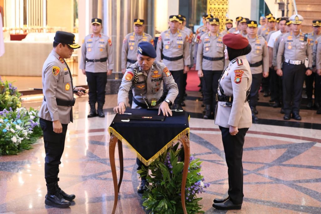 Kapolda Metro Jaya Pimpin Pelantikan Dirres PPA dan PPO Polda Metro Jaya