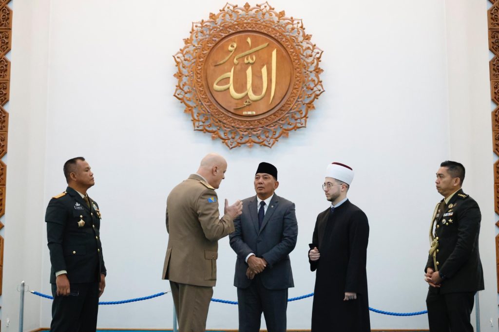 Wakil Panglima TNI mendampingi Menhan RI kunjungi Masjid Soeharto di Sarajevo, simbol solidaritas Indonesia – Bosnia.