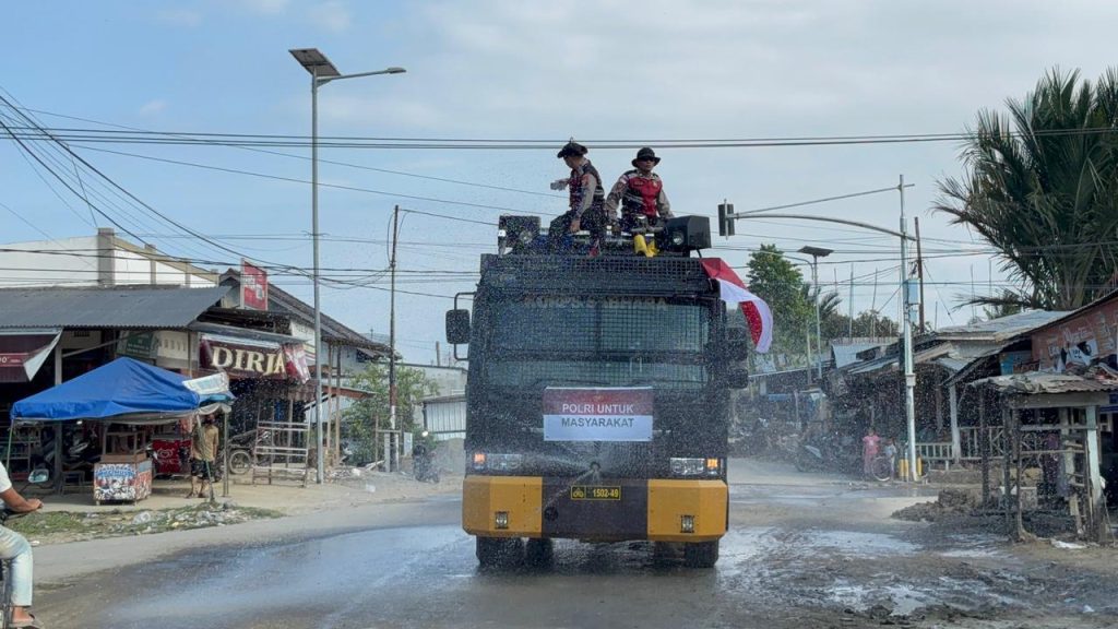 Aksi Humanis Polres Pidie Jaya Tuai Apresiasi Warga, Debu Pascabanjir Berhasil Dikendalikan
