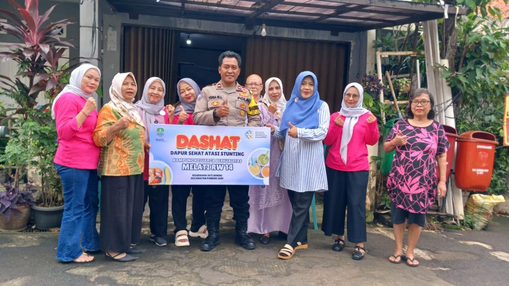 Dukung Program Kesehatan Masyarakat, Bhabinkamtibmas Polsek Pondok Gede Sambangi Posyandu Melati