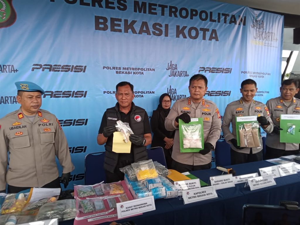 Polres Metro Bekasi Kota Bongkar Jaringan Narkoba Lintas Daerah: Sita Ratusan Gram Sabu, Ganja, Ekstasi, hingga Senjata Api Rakitan