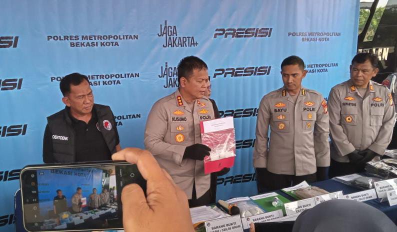 Polres Metro Bekasi Kota Bongkar Jaringan Pengedar Sabu Lintas  Bogor – Bekasi, Puluhan Gram Barang Bukti Disita
