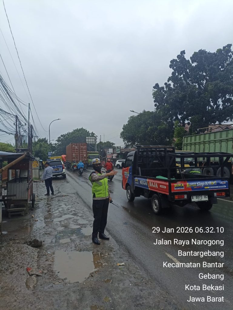 UNIT LANTAS POLSEK BANTAR GEBANG MENGGELAR PENGATURAN LALU LINTAS DAN PATROLI WILAYAH BANTAR GEBANG