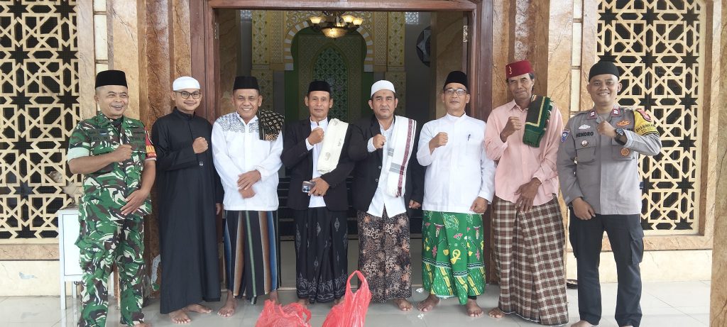 BHABINKAMTIBMAS CIKETINGUDIK POLSEK BANTAR GEBANG GELAR SHOLAT JUM’AT KELILING “UPAYA JALIN SINERGI DENGAN MASYARAKAT”