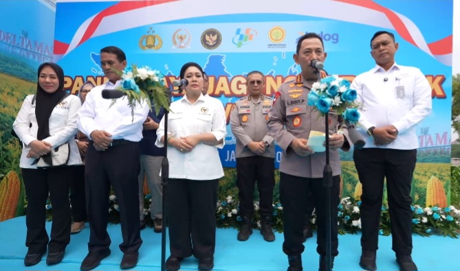 Kapolri-Ketua Komisi IV Panen Raya Jagung di Bekasi, Komitmen Dukung Ketahanan Pangan