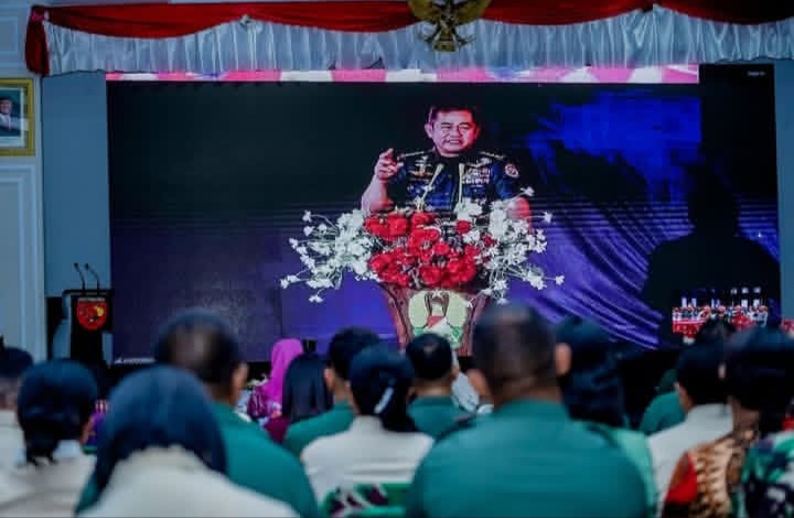 Danrem 151/Binaiya Hadiri Perayaan Natal Bersama KASAD Secara Virtual