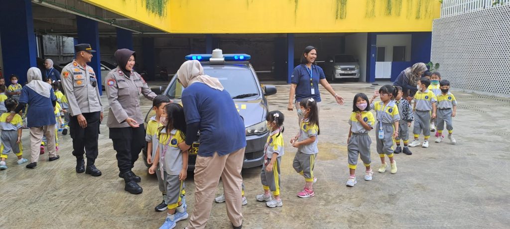 Wujudkan Sosok Polisi Sahabat Anak, Polsek Pondok Gede Beri Edukasi Ceria di TK Edelweiss Jatibening