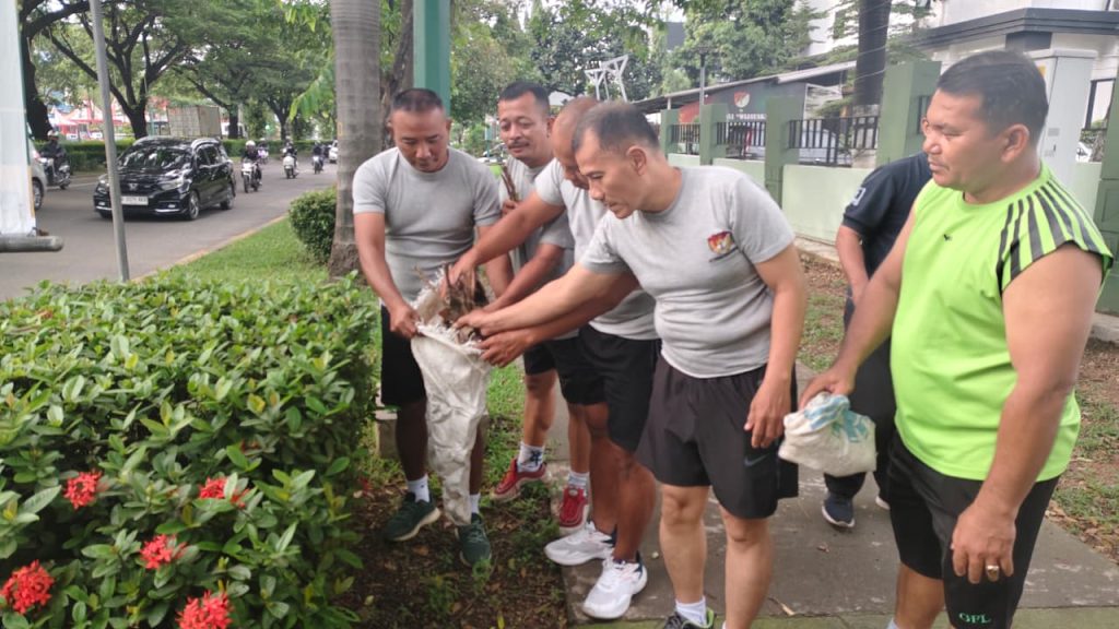 Bersih itu Sehat, Rapih itu Kuat Korem 051 Wijakarta Beraksi