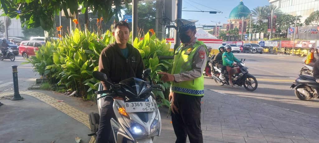 Humanis dan Edukatif, Polisi Laksanakan Peneguran Pelanggaran Lalu Lintas dalam Ops Keselamatan Jaya 2026