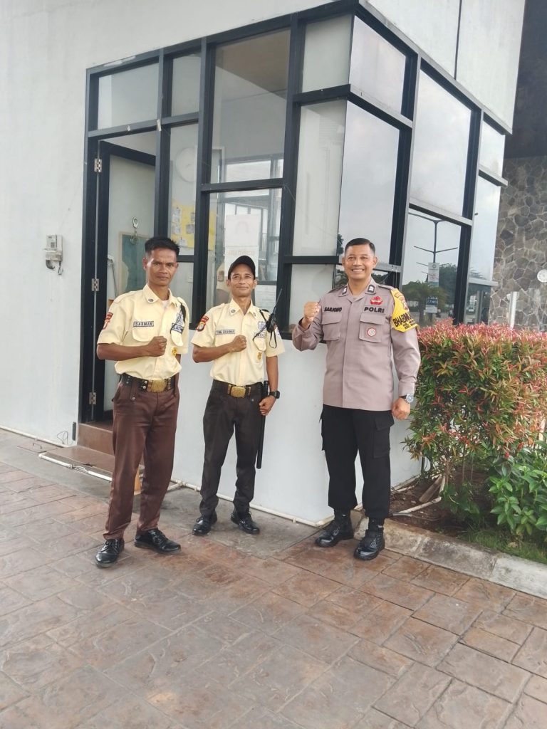 Jaga Kondusifitas Wilayah, Bhabinkamtibmas Polsek Bantargebang Gandeng Satpam Cluster Amethyst Antisipasi Kejahatan