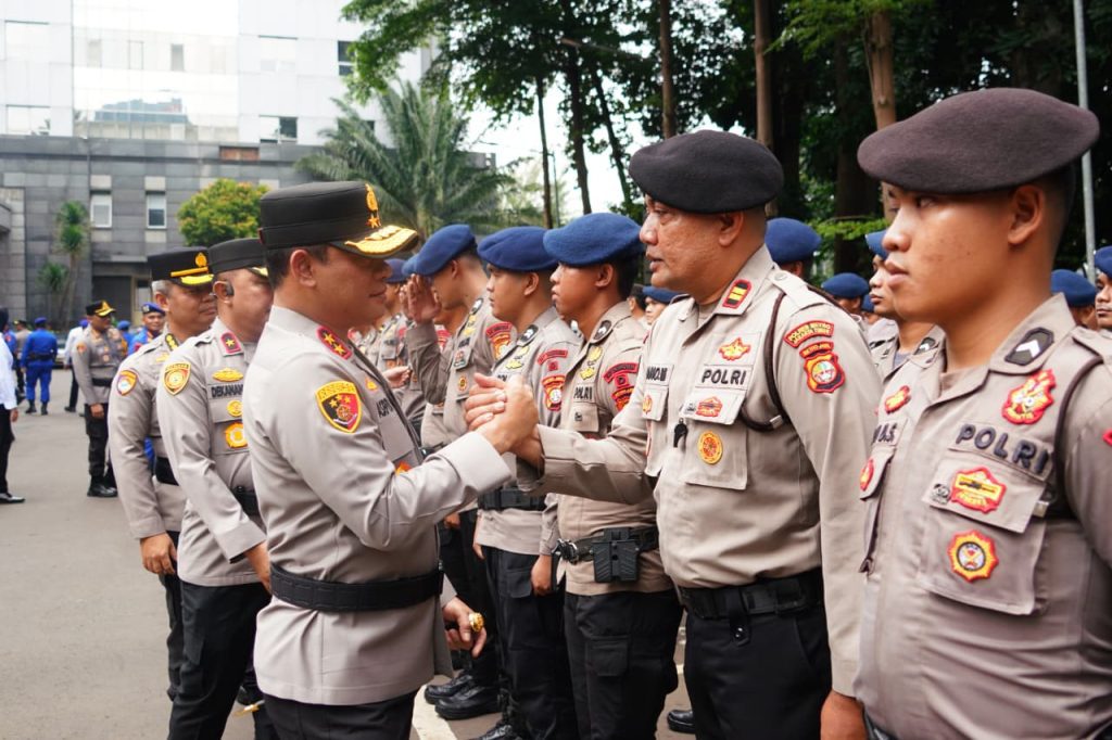 Beri Penghargaan Anggota, Kapolda Metro Jaya: Jangan Sakiti Hati Masyarakat