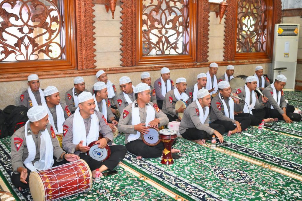 Tim Hadroh Brimob Metro Jaya Iringi Peringatan Isra Mi’raj di Polda Metro Jaya