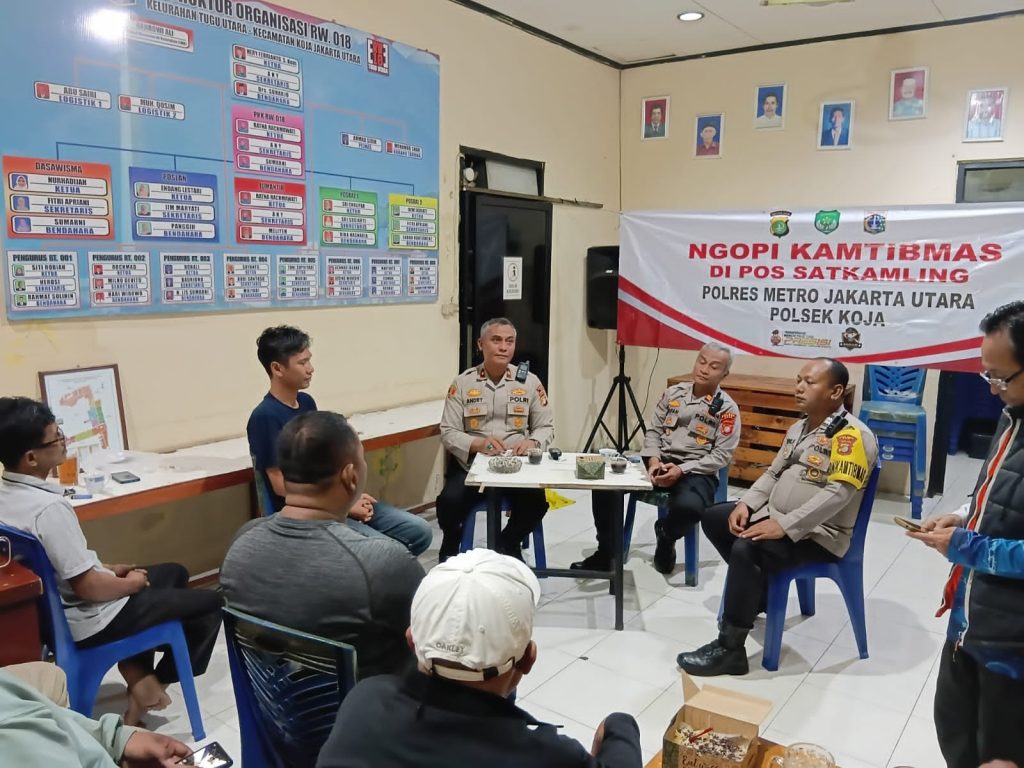 Kapolsek Koja Ajak Warga Aktif Jaga Keamanan Lewat Ngopi Kamtibmas di Kampung Beting