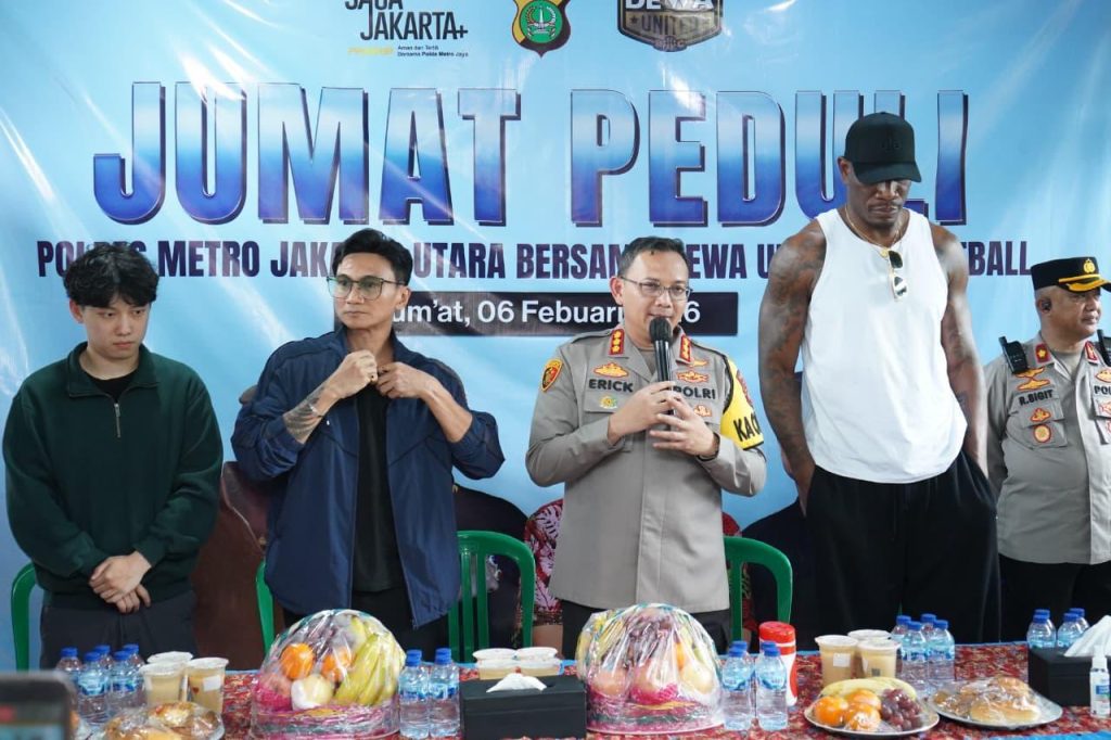 Kapolres Metro Jakut Gelar Jumat Peduli: Edukasi Narkoba hingga Bansos di RPTRA Sungai Bambu