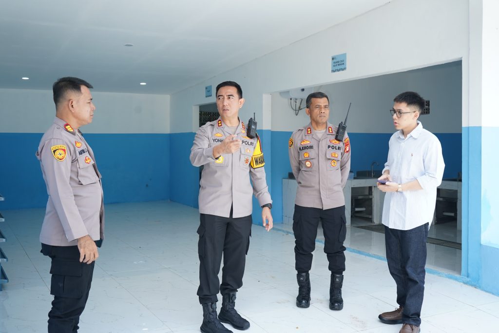 Wakapolres Metro Jakarta Utara Lakukan Pengecekan Langsung SPPG 2 Polri Pegangsaan Dua