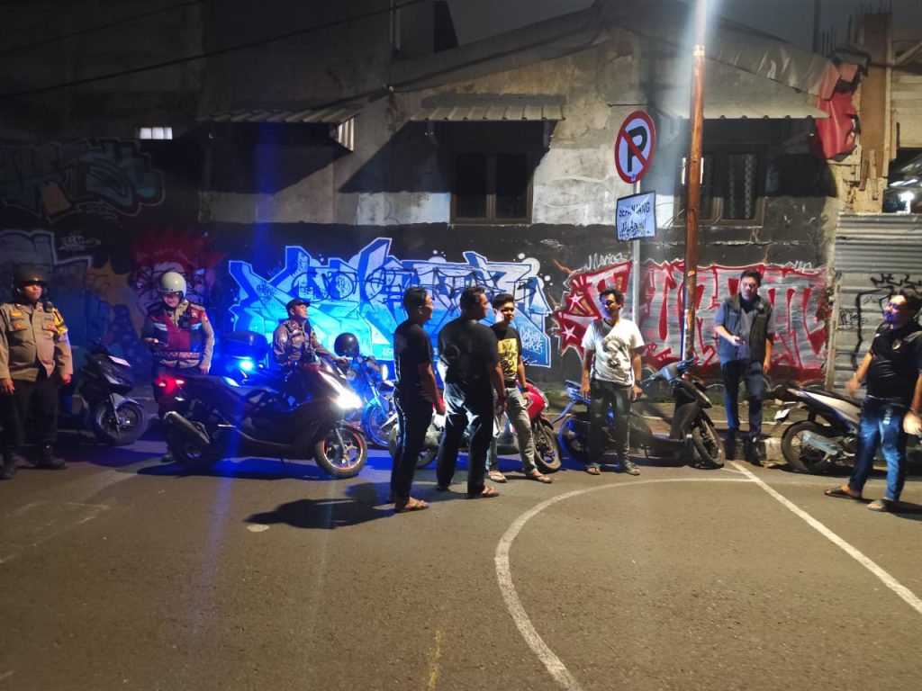 Dukung Program “Jaga Jakarta dan Jaga Lingkungan”, Polsek Pademangan Gelar KRYD di Titik Rawan