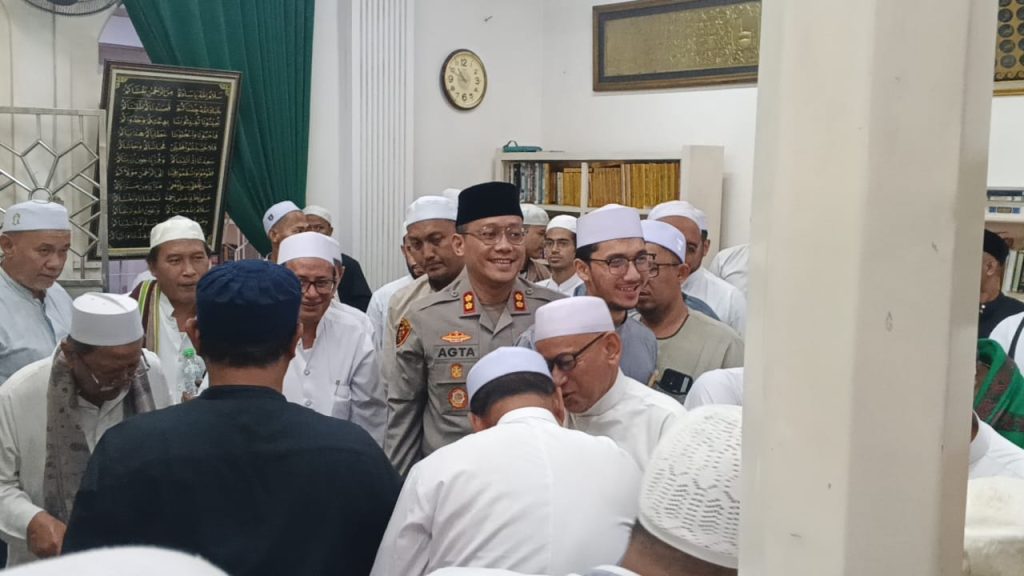 Jelang Ramadan, Polsek Penjaringan Hadiri Ziarah dan Munggahan di Masjid Keramat Luar Batang