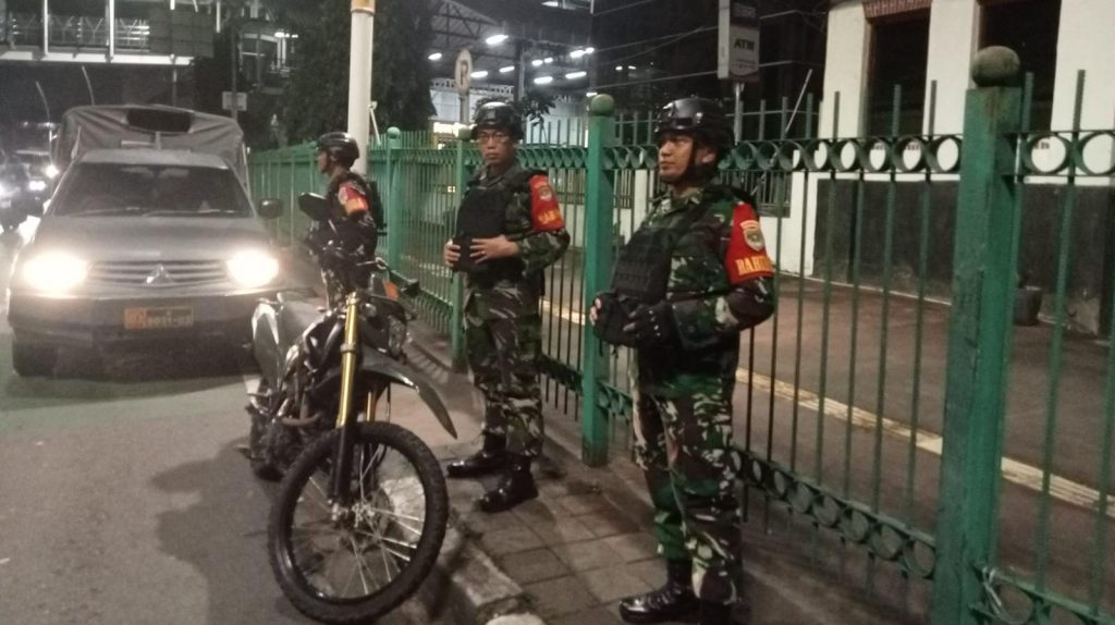 Patroli Malam Libur, Koramil 01/Jatinegara Sisir Titik Rawan Tawuran dan Objek Vital.
