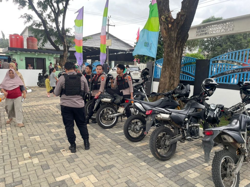 Ops Anti Tawuran: Tim Perintis Presisi Patroli di Lapangan Sepak Bola Ruang Publik Padurenan Bekasi