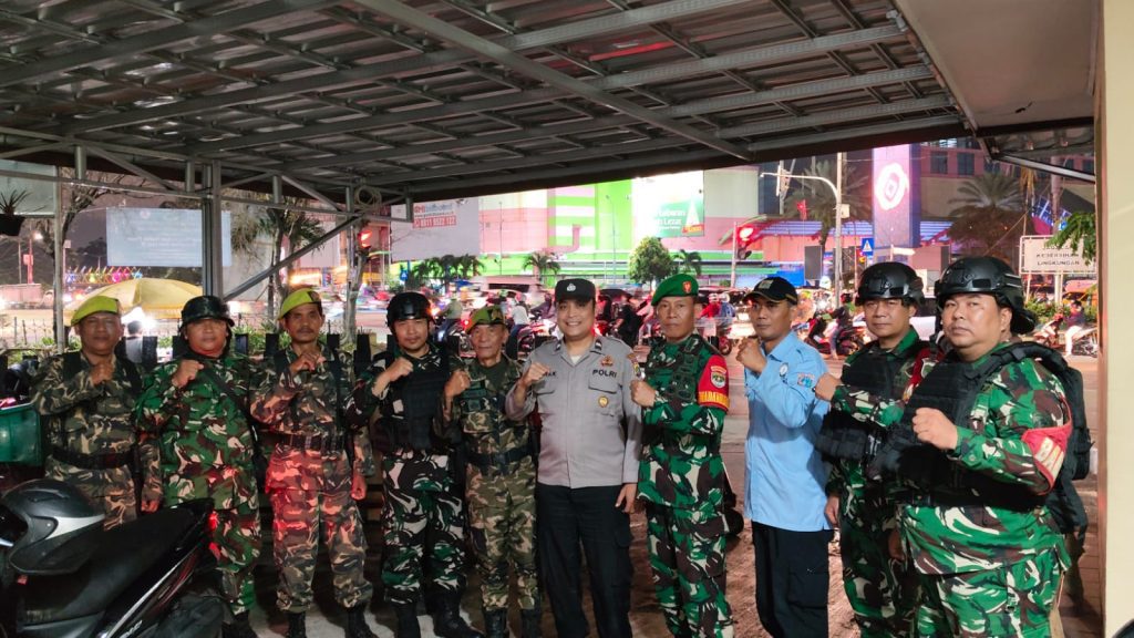 Koramil 05/Kramatjati-Makasar dan Komduk Gelar Patroli Perkuat Keamanan dan Kebersamaan Warga Kramatjati